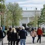 Biennale Arte, arrivati gli artisti a Venezia: lavori in corso a padiglione Russia