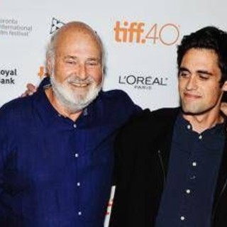 Omicidio Reiner, dubbi sulla capacità mentale del figlio accusato dell'omicidio dei genitori Omicidio Reiner, dubbi sulla capacità mentale del figlio accusato dell'omicidio dei genitori