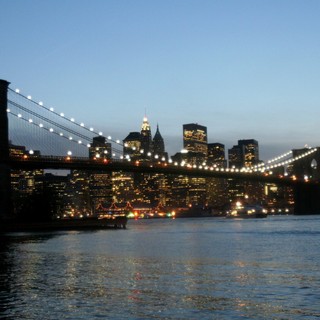 Veliero contro Ponte di Brooklyn a New York, 2 morti e 17 feriti