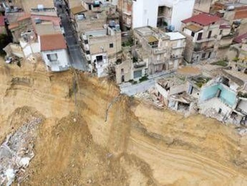 Niscemi, Schifani annuncia: "Da domani rimborso di 400 euro per ogni famiglia sfollata"