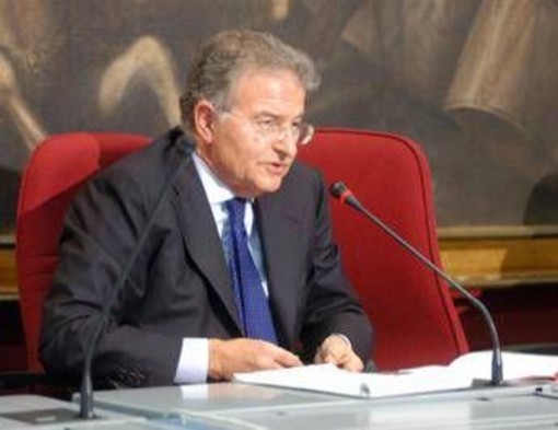 Cicchitto: "Meloni durerà 5 anni, Forza Italia sopravviverà perché serve partito anti-Salvini" Cicchitto: "Meloni durerà 5 anni, Forza Italia sopravviverà perché serve partito anti-Salvini"