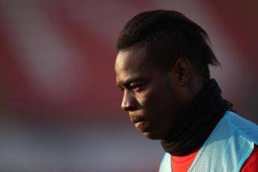 Balotelli vittima di razzismo in Arabia: "Ora basta"