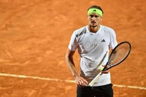 Zverev, paura sul volo per Parigi: &quot;L'aereo è stato colpito da un fulmine&quot;