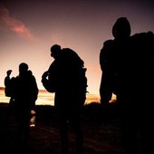 "Russia invia migranti in Europa con i tunnel segreti", la guerra ibrida di Putin