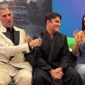 Eurovision, l'emozione di Sal Da Vinci e l'augurio di Conti: "Vinci, sono i mondiali di canto" Eurovision, l'emozione di Sal Da Vinci e l'augurio di Conti: "Vinci, sono i mondiali di canto"