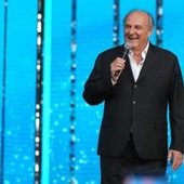 Gerry Scotti compie 70 anni, da 'L'accendiamo?' a 'Eh già' le frasi cult conduttore Gerry Scotti compie 70 anni, da 'L'accendiamo?' a 'Eh già' le frasi cult conduttore 