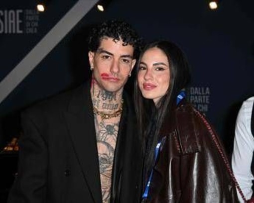 Tony Effe compie 34 anni, Giulia De Lellis: &quot;Auguri amore della mia vita&quot;