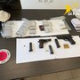 Napoli, sequestrati a Casavatore 2 kg di hashish e tre pistole. Un arresto