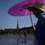 Caldo in Europa, in Italia 16 città in allerta. In Francia il giorno più caldo di sempre. Oms: "E' emergenza sanitaria"