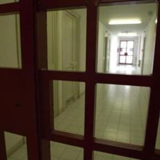 Incendi in stabilimenti Ostia, 24enne fermato resta in carcere