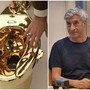 Il wc d'oro da 12,1 milioni di dollari di Cattelan sarà esposto in un museo Il wc d'oro da 12,1 milioni di dollari di Cattelan sarà esposto in un museo