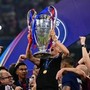 Luis Enrique, festa Champions e il ricordo di Xana: la maglia per la figlia morta nel 2019