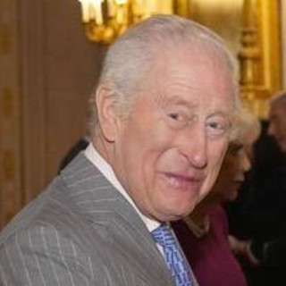 Re Carlo riprende gli impegni dopo la pausa per la cura del cancro