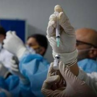 Covid, Bassetti: &quot;In campana con la nuova variante, in Asia aumento di casi&quot;