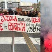 Sciopero della scuola, oggi cortei in tutta Italia: a Roma schierato dispositivo sicurezza, a Torino slogan contro il governo Sciopero della scuola, oggi cortei in tutta Italia: a Roma schierato dispositivo sicurezza, a Torino slogan contro il governo