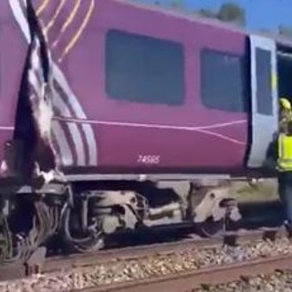 Scontro tra due treni a nord di Londra, soccorsi in azione: "Morto il macchinista, undici feriti gravi" Scontro tra due treni a nord di Londra, soccorsi in azione: "Morto il macchinista, undici feriti gravi"