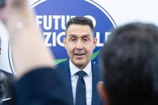 Vannacci: "Non voglio svegliarmi con moltitudine che prega Allah in piazza Duomo"