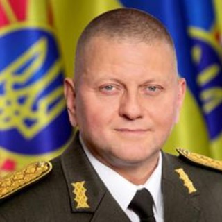 Ucraina, Zaluzhnyi annuncia a Zelensky l'intenzione di candidarsi alle presidenziali Ucraina, Zaluzhnyi annuncia a Zelensky l'intenzione di candidarsi alle presidenziali
