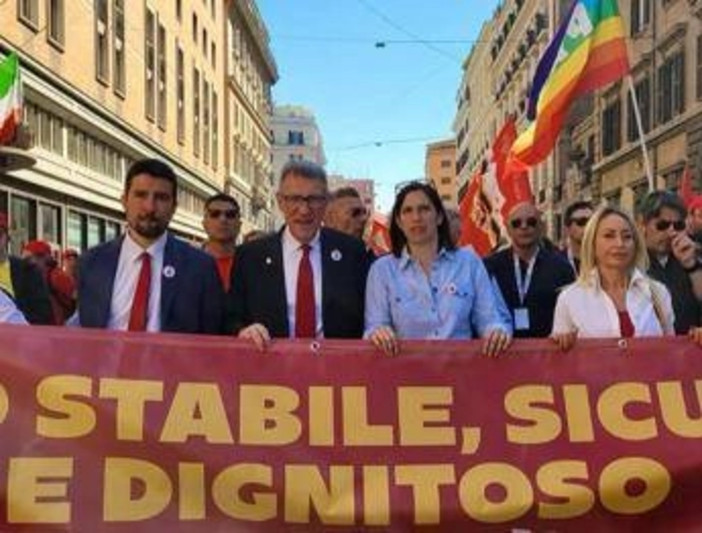 1 maggio, Schlein in piazza con la Cgil: &quot;Andiamo a votare 5 sì ai referendum&quot;