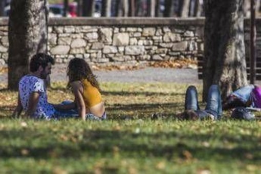 Meteo, ultime giornate di sole in Italia: nel weekend arrivano le piogge Meteo, ultime giornate di sole in Italia: nel weekend arrivano le piogge