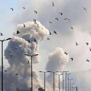 Nuovi raid Usa in Iran, Teheran risponde: colpite basi americane in Kuwait e Bahrein Nuovi raid Usa in Iran, Teheran risponde: colpite basi americane in Kuwait e Bahrein
