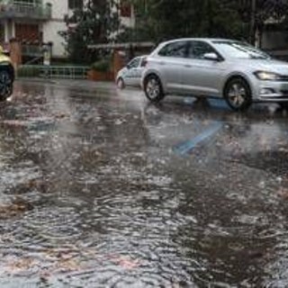 Domenica con maltempo sull'Italia, allerta meteo arancione per Liguria e Lombardia