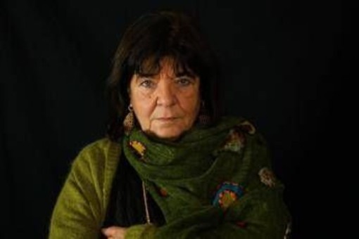 Arte, la poetessa Attanasio: "Nessuno è periferia, il centro della vita è l'umano" Arte, la poetessa Attanasio: "Nessuno è periferia, il centro della vita è l'umano"