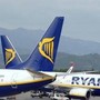 Caos nel Regno Unito, nuovo problema tecnico ai sistemi di controllo del traffico aereo: almeno 200 voli cancellati