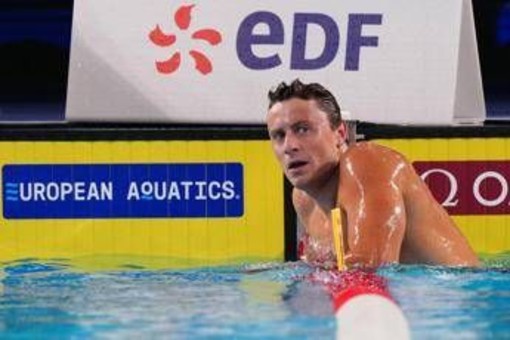 Martinenghi si commuove dopo l'oro agli Europei: "Ho pensato di smettere" Martinenghi si commuove dopo l'oro agli Europei: "Ho pensato di smettere"