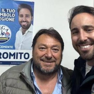 Candidato della Lega pubblica foto con il sosia di Ranucci: "Anche lui vota per noi". E' polemica Candidato della Lega pubblica foto con il sosia di Ranucci: "Anche lui vota per noi". E' polemica
