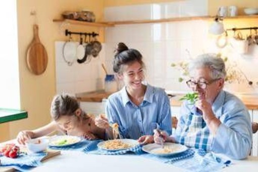 Italiani e longevità, "due italiani su tre sanno cosa fare, ma non si applicano"