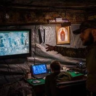 Guerra Ucraina-Russia, pioggia di droni su Mosca: Kiev sospende gli attacchi alle raffinerie dopo le pressioni di Trump Guerra Ucraina-Russia, pioggia di droni su Mosca: Kiev sospende gli attacchi alle raffinerie dopo le pressioni di Trump