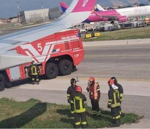 Volo Sharm-Roma, fumo sull'aereo: atterraggio d'emergenza a Napoli
