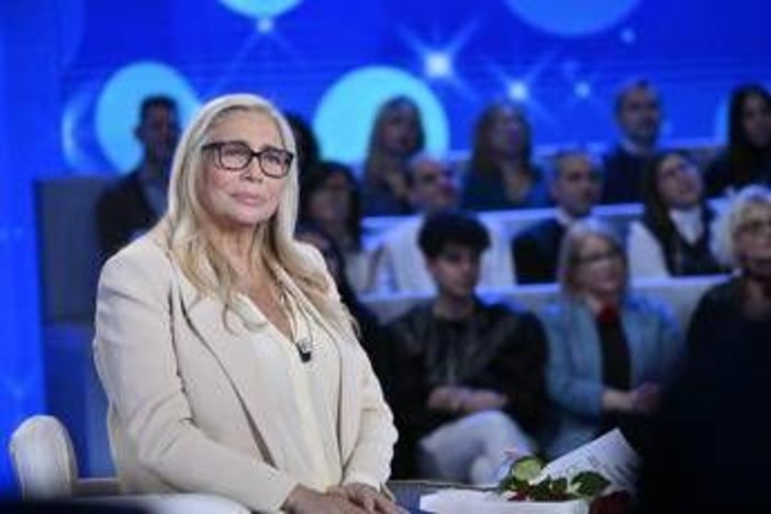 Mara Venier confessa: &quot;Ho pianto prima di andare in diretta, ultimamente faccio fatica&quot;