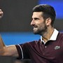 Atp Pechino, Djokovic batte Zverev nei quarti e fa un favore a Sinner Atp Pechino, Djokovic batte Zverev nei quarti e fa un favore a Sinner