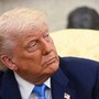 Trump e lo scontro con il giornalista: &quot;Sei un idiota&quot; - Video