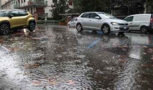 Domenica con maltempo sull'Italia, allerta meteo arancione per Liguria e Lombardia Domenica con maltempo sull'Italia, allerta meteo arancione per Liguria e Lombardia