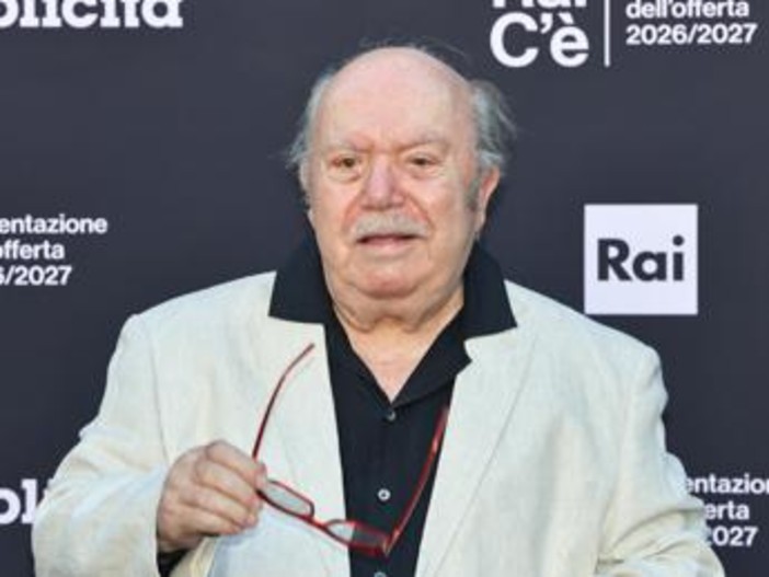Lino Banfi, oggi spegne 90 candeline: chi è davvero Pasquale Zagaria Lino Banfi, oggi spegne 90 candeline: chi è davvero Pasquale Zagaria