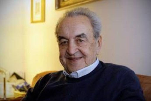 È morto Bruno Pizzul, addio alla storica voce Rai della Nazionale