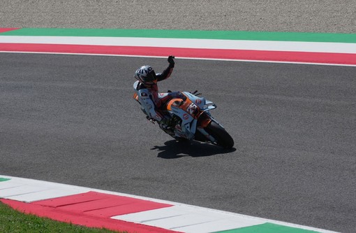 Fernandez vince la sprint del Mugello davanti a Martin, terzo Di Giannantonio