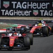 Formula 1, in Cina Russell vince Sprint ma podio è rosso Ferrari: Leclerc secondo, Hamilton terzo Formula 1, in Cina Russell vince Sprint ma podio è rosso Ferrari: Leclerc secondo, Hamilton terzo