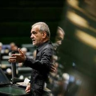 Iran, presidente Pezeshkian &quot;ferito in raid israeliano a giugno&quot;