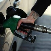 Ancora rialzi per i carburanti: il diesel self 'balza' oltre i 2 euro al litro Ancora rialzi per i carburanti: il diesel self 'balza' oltre i 2 euro al litro