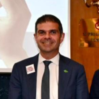 Fumo, Di Maio (Aiom): "Più efficace aumentare costo sigarette che le immagini shock sui pacchetti" Fumo, Di Maio (Aiom): "Più efficace aumentare costo sigarette che le immagini shock sui pacchetti"