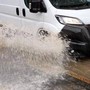Nubifragio su Roma, strade allagate e traffico in tilt: giornata da incubo Nubifragio su Roma, strade allagate e traffico in tilt: giornata da incubo