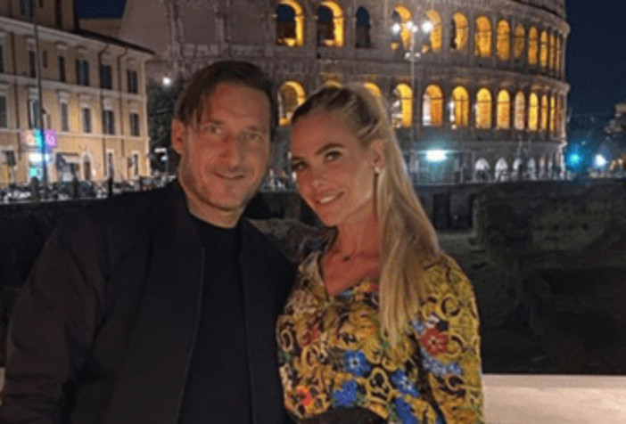 Totti riscrive la storia: &quot;La maglia '6 unica'? Non era dedicata a Ilary Blasi&quot;