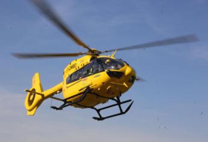 Malore in mare, ragazza rischia di annegare a Gaeta: salvata da due agenti Malore in mare, ragazza rischia di annegare a Gaeta: salvata da due agenti