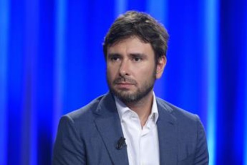 Di Battista ricoverato a Cuba, le reazioni. Da Crosetto a Mannoia: "Forza Ale" Di Battista ricoverato a Cuba, le reazioni. Da Crosetto a Mannoia: "Forza Ale"