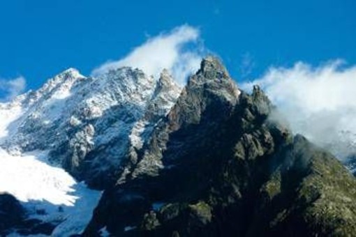 Nepal, Farnesina: morti i due italiani dispersi sul massiccio del Manaslu. Altri 6-7 connazionali mancano all'appello Nepal, Farnesina: morti i due italiani dispersi sul massiccio del Manaslu. Altri 6-7 connazionali mancano all'appello