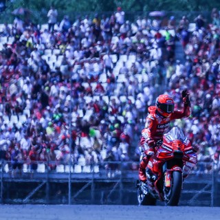 Marc Marquez vince anche la sprint del Mugello, Bagnaia terzo